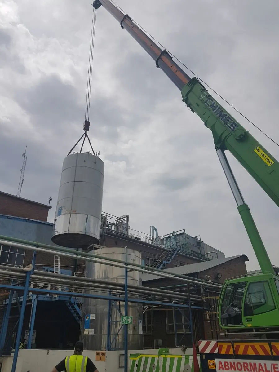 Industrial site equipment including telehandlers and MEWPs